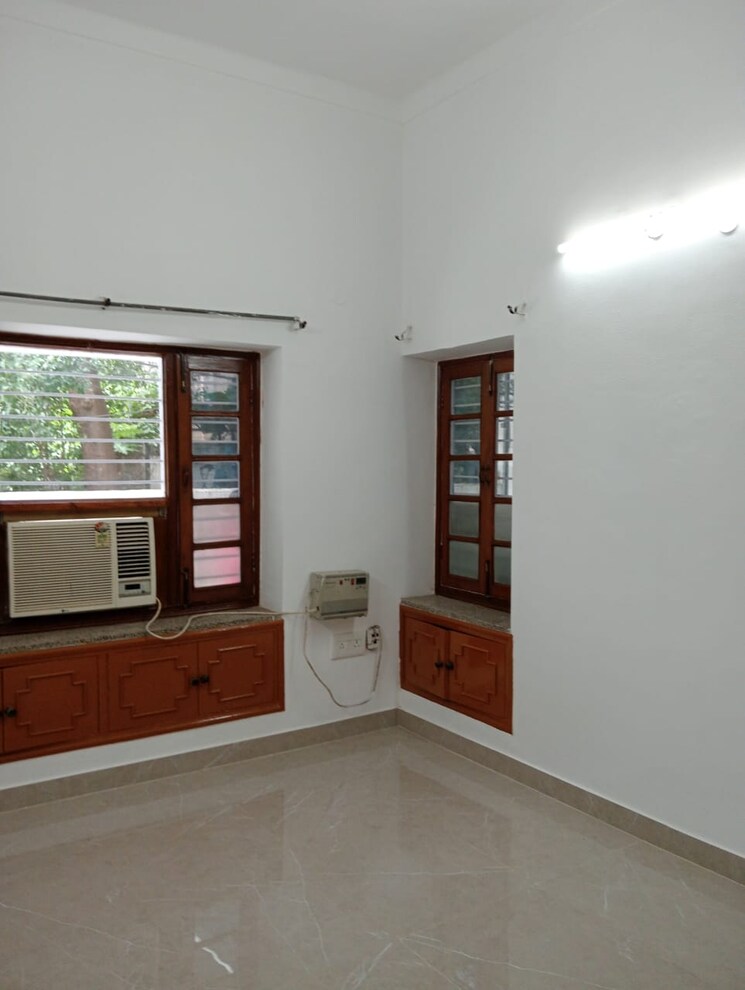 Room, greater kailash i 3 Bedroom 1800 Sq.Ft. Builder Floor In Greater Kailash I Delhi 9202476