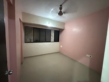 Room in 1.5 BHK Apartment at Seawoods – for Rent