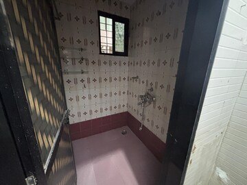 Kitchen in 1.5 BHK Apartment at Seawoods – for Rent