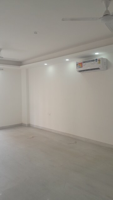 Furnished Amenities in 4 BHK Builder Floor at Eros Rosewood City, Sector 49 – for Rent