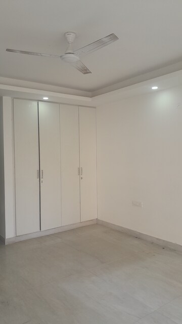 Furnished Amenities in 4 BHK Builder Floor at Eros Rosewood City, Sector 49 – for Rent