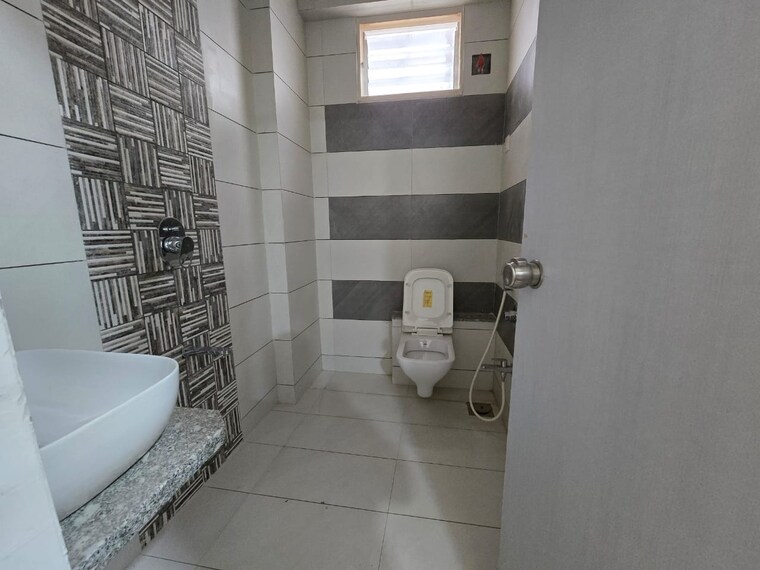 Bathroom, harni 3 Bedroom 1550 Sq.Ft. Apartment In Harni Vadodara 9202490
