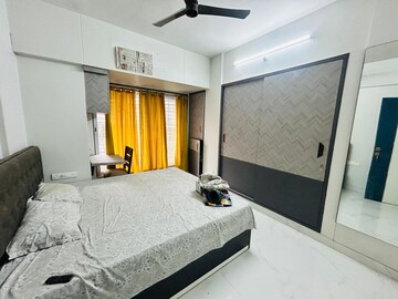 Bedroom in 2 BHK Apartment at Seawoods – for Rent