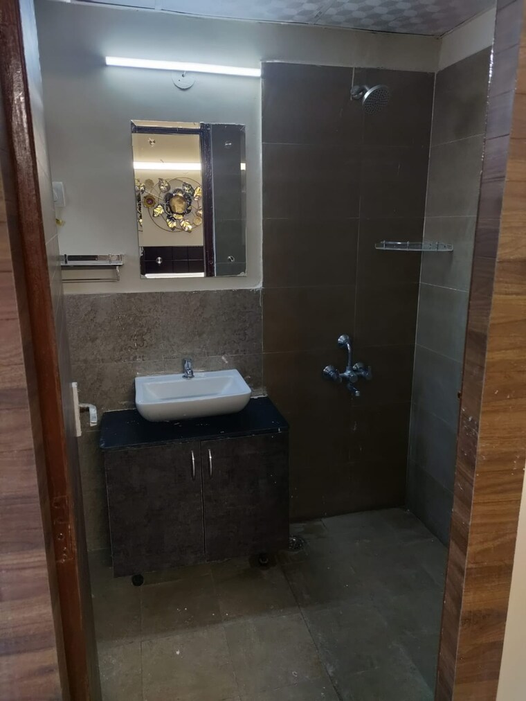 Bathroom, suncity-avenue-76 2 Bedroom 735 Sq.Ft. Apartment In Sector 76 Gurgaon 9202524