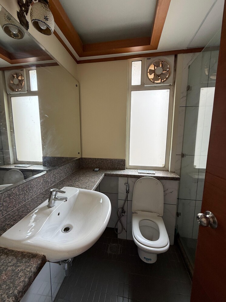 Bathroom, suncity-avenue-76 2 Bedroom 735 Sq.Ft. Apartment In Sector 76 Gurgaon 9202524