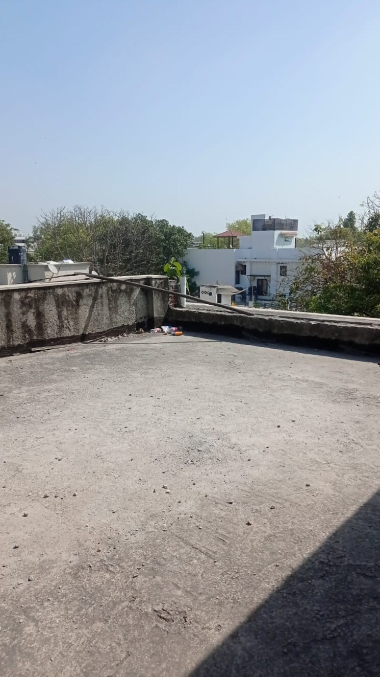 Balcony, panchsheel park Commercial Office Space in IT/SEZ 1580 Sq.Ft. In Panchsheel Park Delhi 9202510