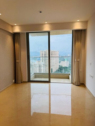 Room in 2 BHK Apartment at Hiranandani Highland, Powai – for Rent