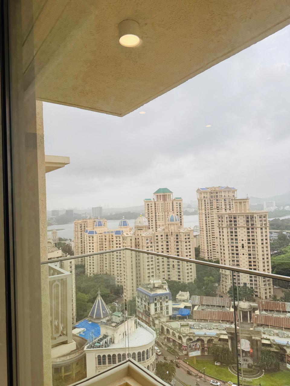 2 BHK Apartment For Rent in Hiranandani Highland
