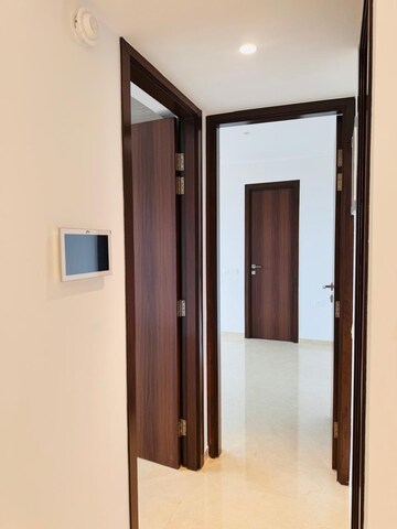 Room in 2 BHK Apartment at Hiranandani Highland, Powai – for Rent