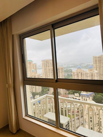 Room in 2 BHK Apartment at Hiranandani Highland, Powai – for Rent