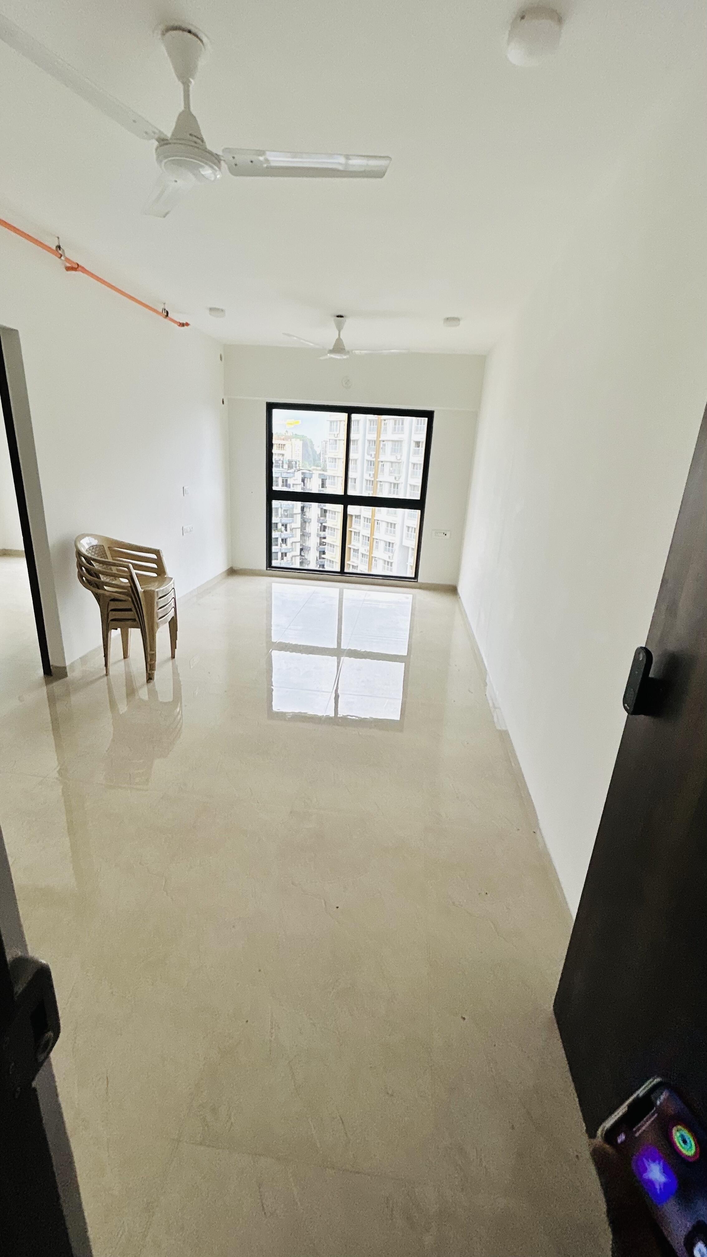 2 BHK + Servant Room Apartment For Rent in Platinum Life