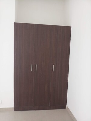 Furnished Amenities in 4 BHK Villa at Paramount Golfforeste Villas, Zeta I Greater Noida – for Sale