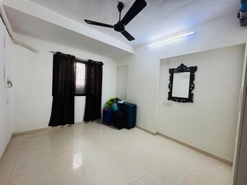 Room in 2 BHK Apartment at Sumeru CHS, Andheri West – for Rent