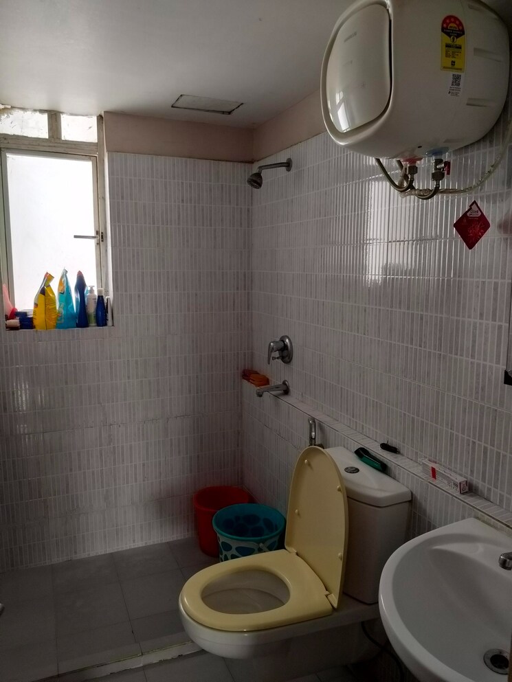Bathroom, sureka-sunrise-symphony 3 Bedroom 1860 Sq.Ft. Apartment In Rajarhat Kolkata 9202578
