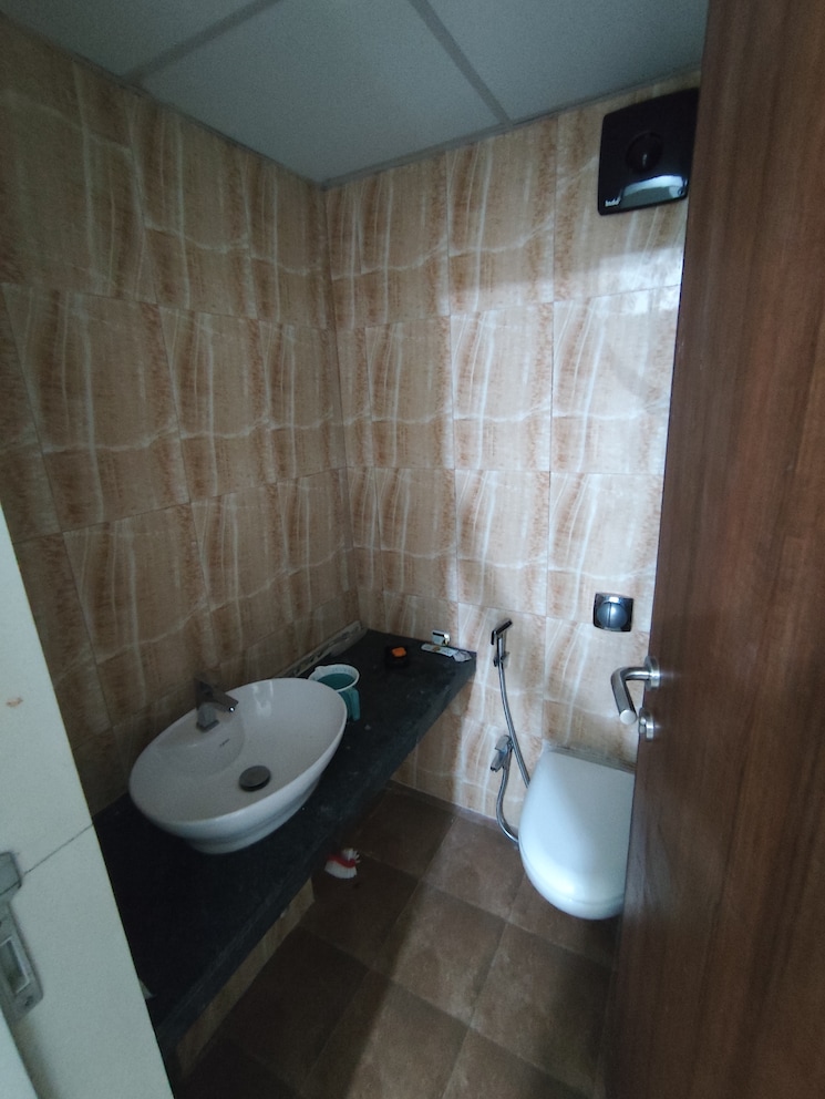Bathroom, lodha-crown-quality-homes 2 Bedroom 502 Sq.Ft. Apartment In Majiwada Thane 9202586