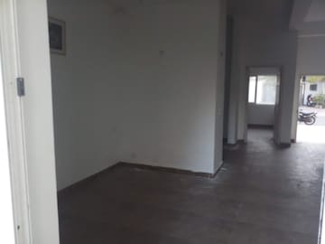 Room in 3 BHK Villa at Paramount Golfforeste Villas, Zeta I Greater Noida – for Sale