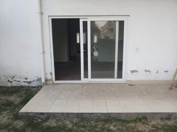 Room in 3 BHK Villa at Paramount Golfforeste Villas, Zeta I Greater Noida – for Sale
