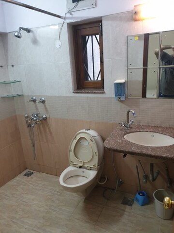 Bathroom in 1 BHK Apartment at Sector 23 Dwarka – for Rent