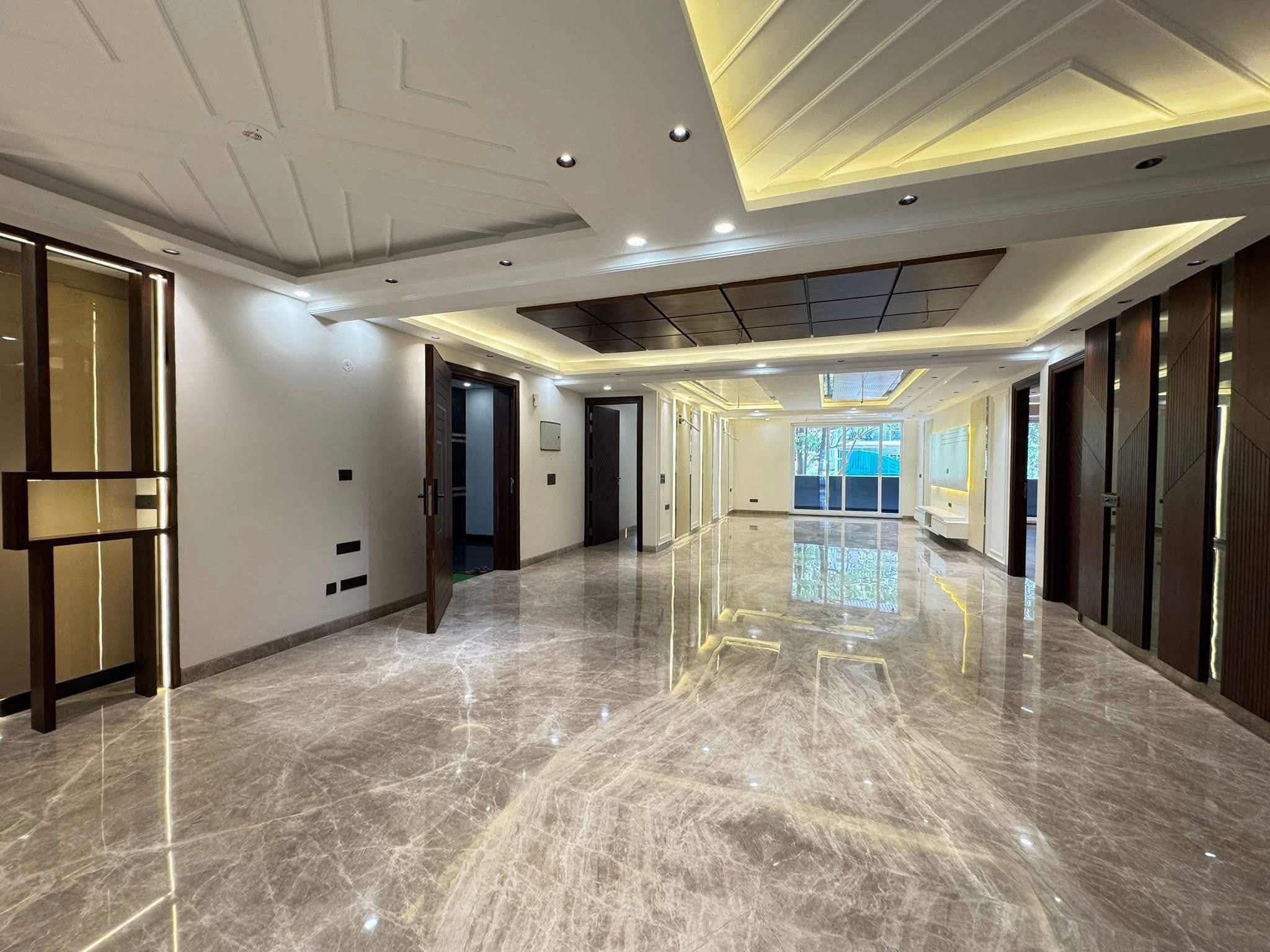 4 BHK + Servant Room 500 Sq.Yd. Builder Floor in Vipul World Floors