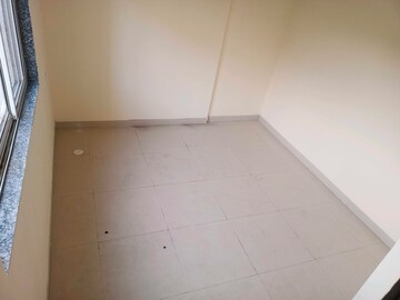 Room in 2 BHK Apartment at Manishdeep CHS, Andheri West – for Rent