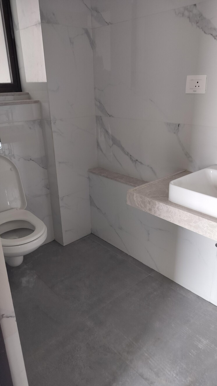 Bathroom, hubtown-the-premiere 2 Bedroom 700 Sq.Ft. Apartment In Andheri West Mumbai 9202684