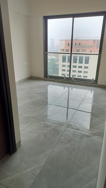 Room in 2 BHK Apartment at Hubtown The Premiere, Andheri West – for Rent