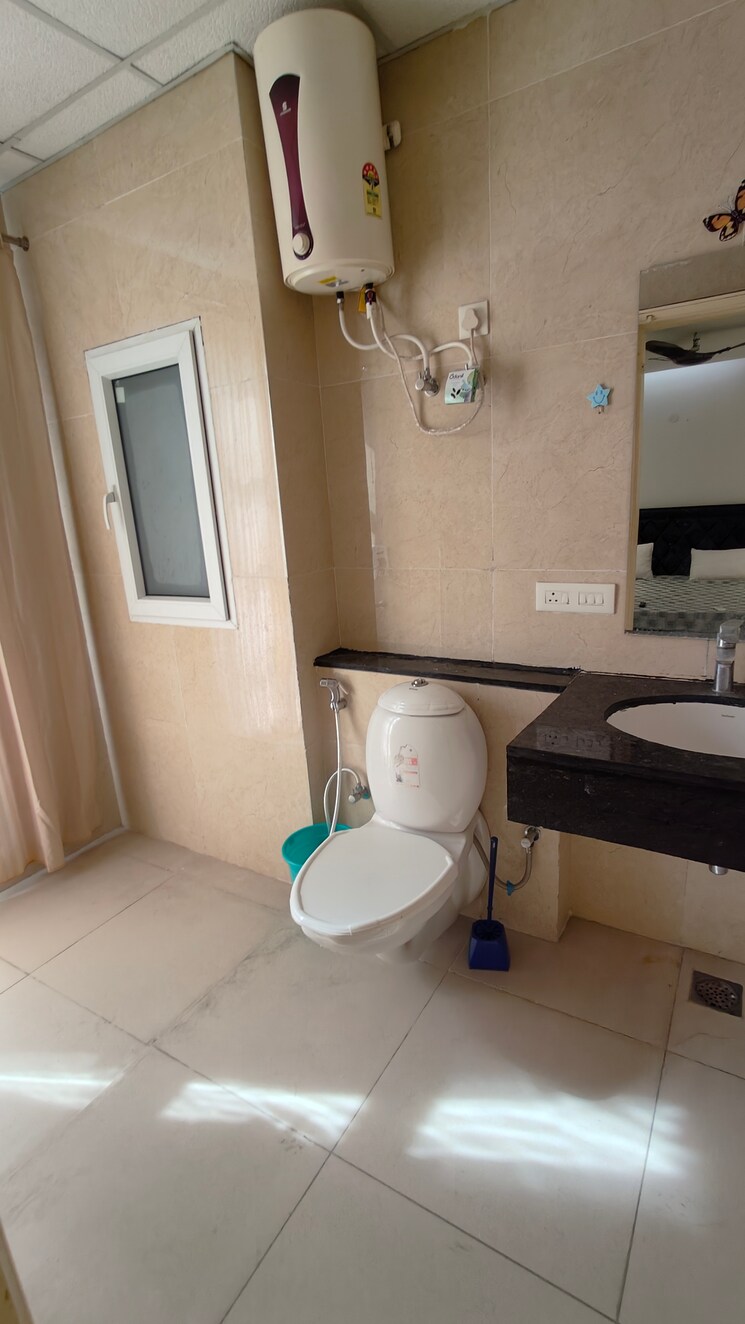 Bathroom, pakhowal road 1 Bedroom 750 Sq.Ft. Apartment In Pakhowal Road Ludhiana 9202708