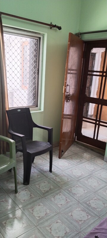 Staircase in 1 RK Builder Floor at Gomti Nagar – for Rent