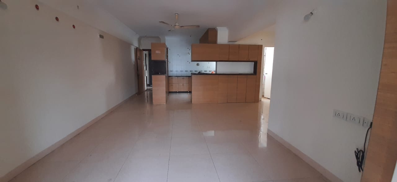 3 BHK + Pooja Room,Servant Room,Study Room,Extra Room Apartment For Rent in Karishma Society