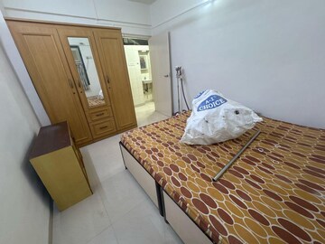 Bedroom in 2 BHK Apartment at Paradise Paramount Apartment, Andheri West – for Rent
