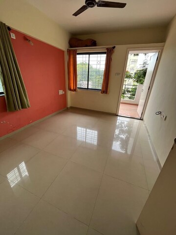 Room in 3 BHK Apartment at Potnis Parisar, Karve Nagar – for Rent