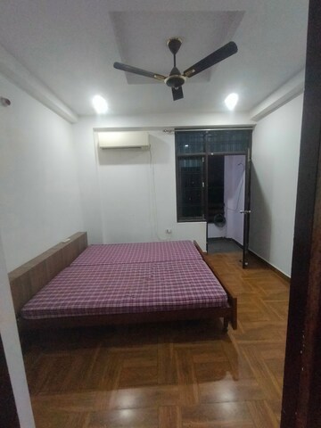 Bedroom in 3 BHK Apartment at Gomti Nagar – for Rent