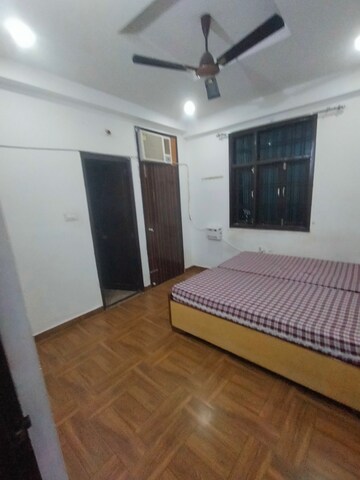 Bedroom in 3 BHK Apartment at Gomti Nagar – for Rent