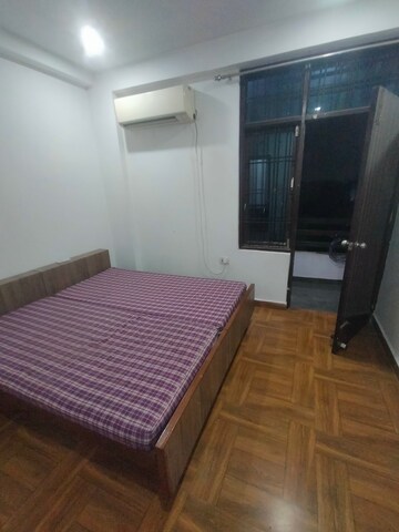 Bedroom in 3 BHK Apartment at Gomti Nagar – for Rent