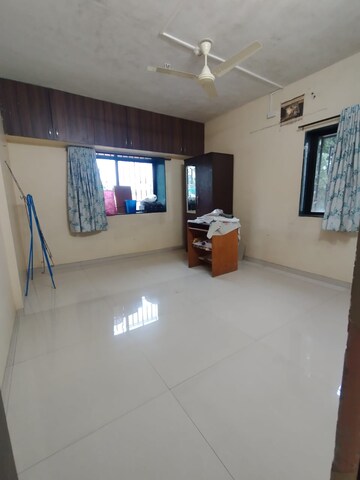 Room in 3 BHK Apartment at Woodland Apartments, Kothrud – for Rent