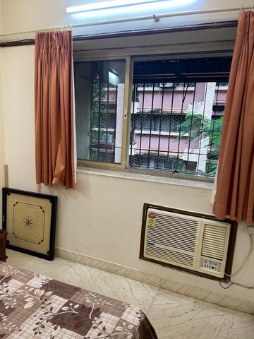 Room in 2 BHK Apartment at Oshiwara Mhada, Andheri West – for Rent