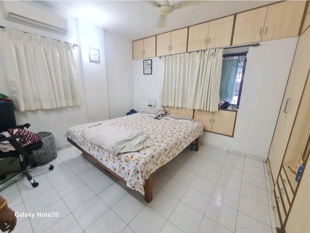 2 BHK + Pooja Room,Servant Room,Study Room,Extra Room Apartment For Rent in Karishma Society