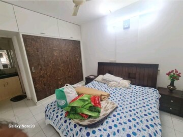 Bedroom in 2 BHK Apartment at Karishma Society, Kothrud – for Rent