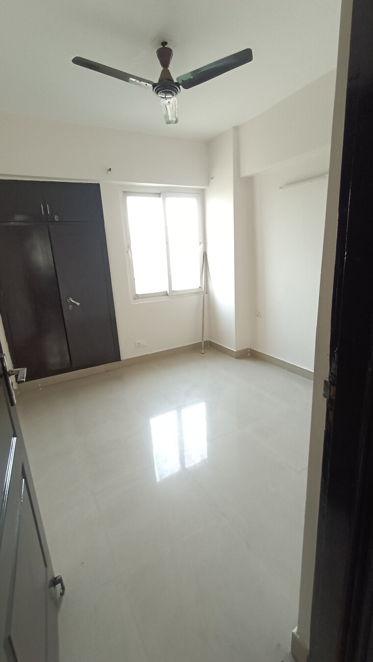 Room, sethi-max-royal 2 Bedroom 895 Sq.Ft. Apartment In Sector 76 Noida 9202785