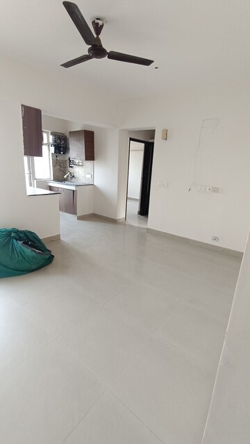 Room in 2 BHK Apartment at Sethi Max Royal, Sector 76 – for Rent