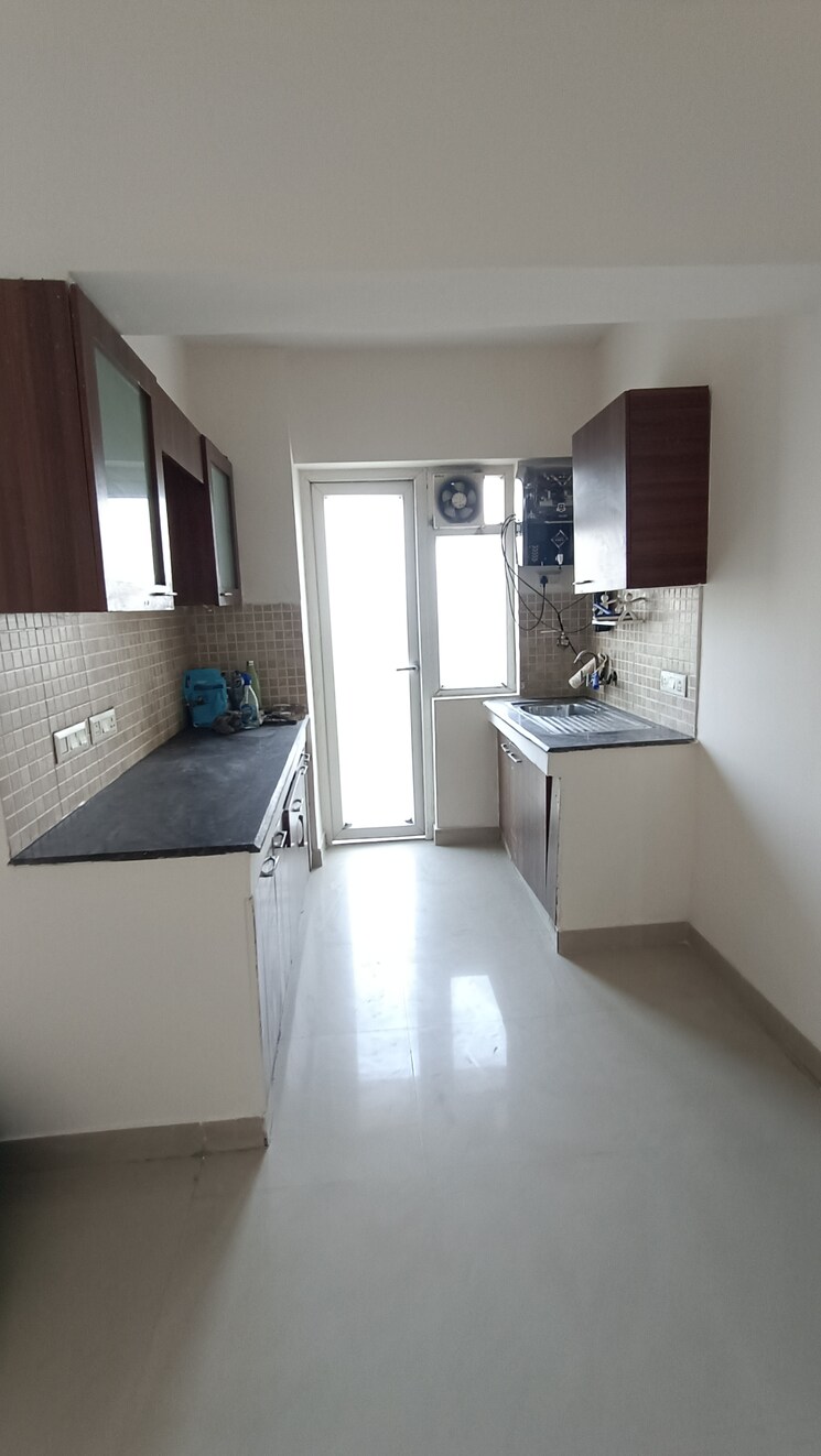Kitchen, sethi-max-royal 2 Bedroom 895 Sq.Ft. Apartment In Sector 76 Noida 9202785