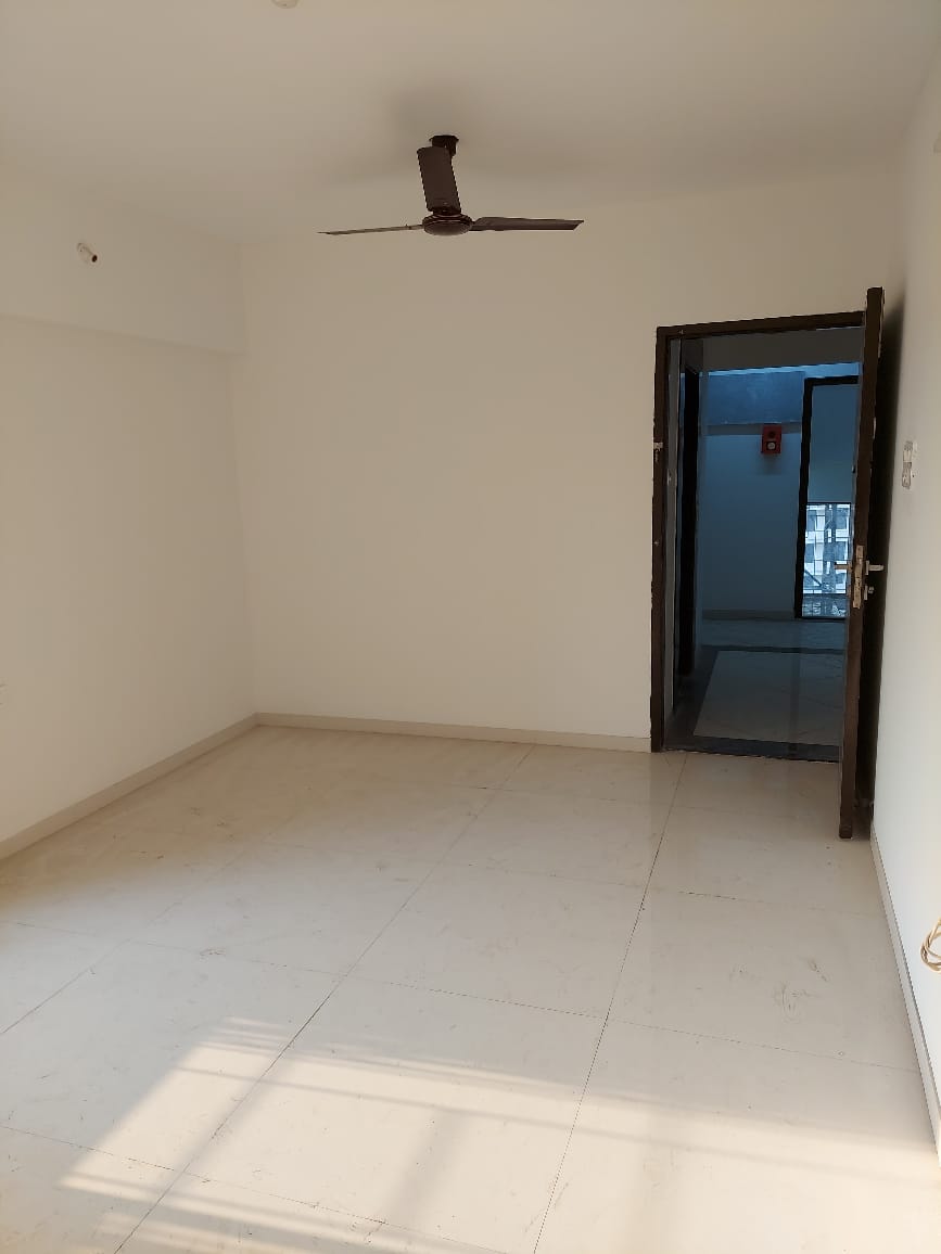2 BHK + Servant Room 580 Sq.Ft. Apartment in Veena Senterio