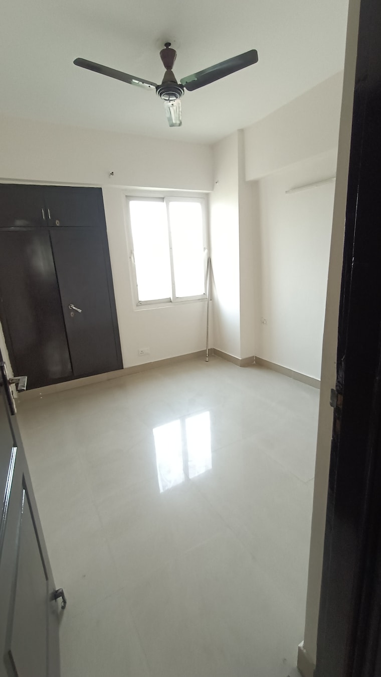 Room, sethi-max-royale 2 Bedroom 895 Sq.Ft. Apartment In Sector 76 Noida 9202795