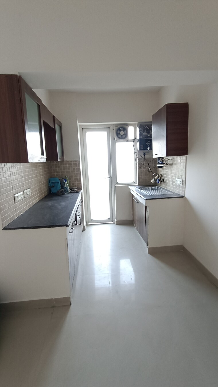 Kitchen, sethi-max-royale 2 Bedroom 895 Sq.Ft. Apartment In Sector 76 Noida 9202795