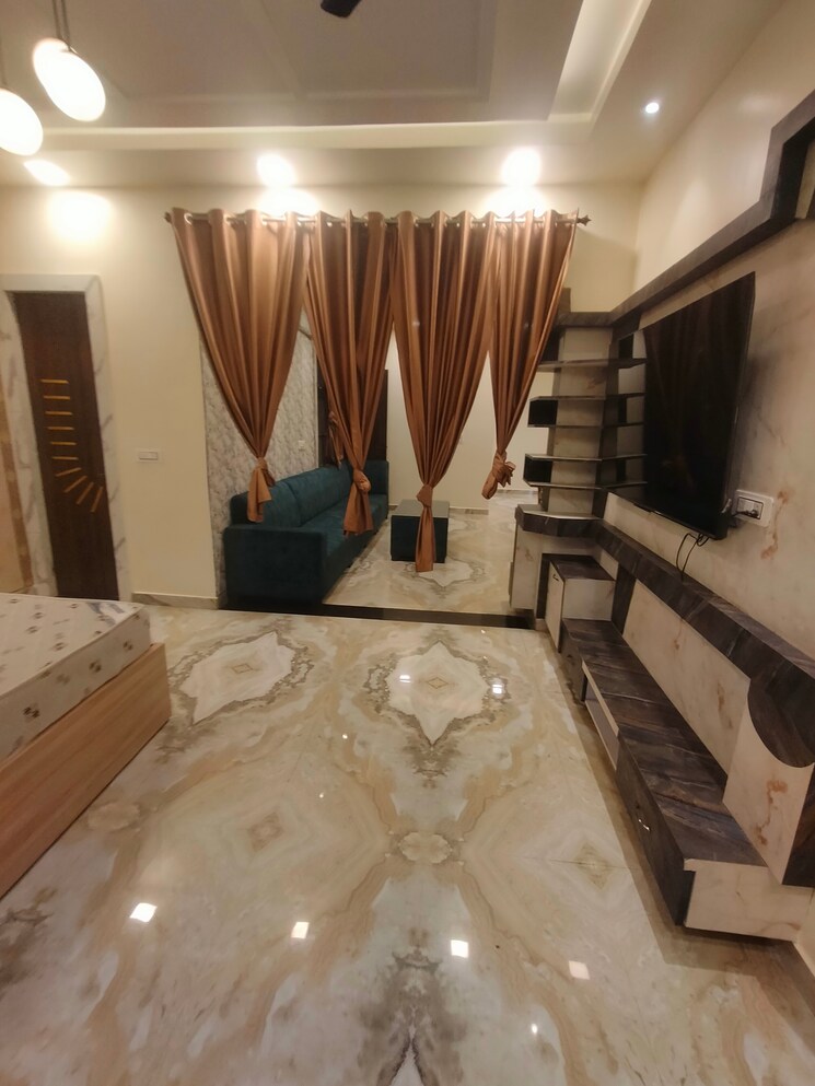 Room, gomti nagar 3 Bedroom 1750 Sq.Ft. Apartment In Gomti Nagar Lucknow 9202803
