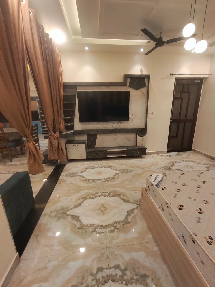 Room, gomti nagar 3 Bedroom 1750 Sq.Ft. Apartment In Gomti Nagar Lucknow 9202803