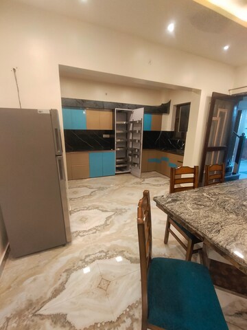 Living Room in 3 BHK Apartment at Gomti Nagar – for Rent