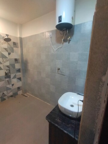 Bathroom in 3 BHK Apartment at Gomti Nagar – for Rent