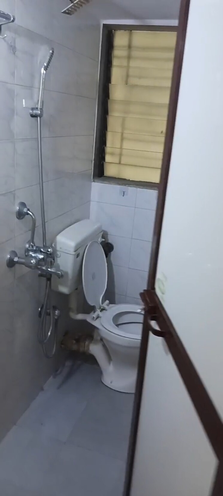 Bathroom, woodland-apartment 1 Bedroom 400 Sq.Ft. Apartment In Andheri West Mumbai 9202817