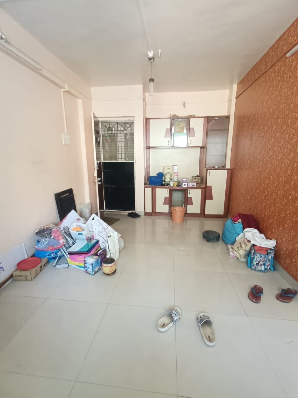 1 BHK + Pooja Room,Servant Room,Study Room,Extra Room Apartment For Rent in Karishma Society